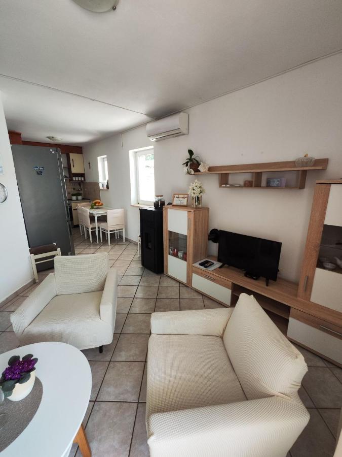 Apartments Snjezana Novi Vinodolski Exterior foto